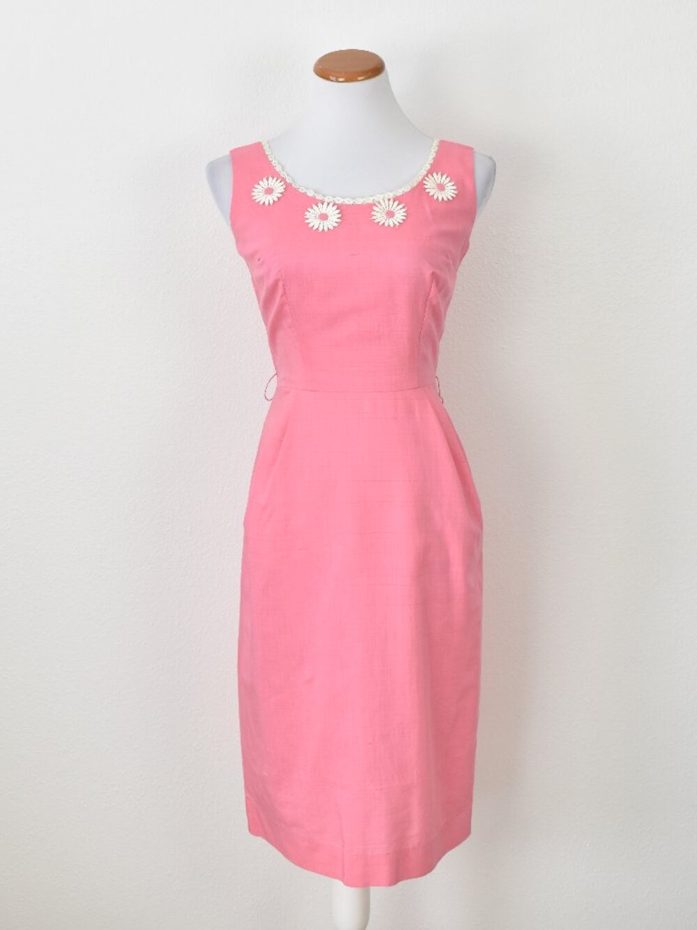 Vintage 60s Daisy Floral Applique Shift Dress Pink - 4 - Picture 1 of 12